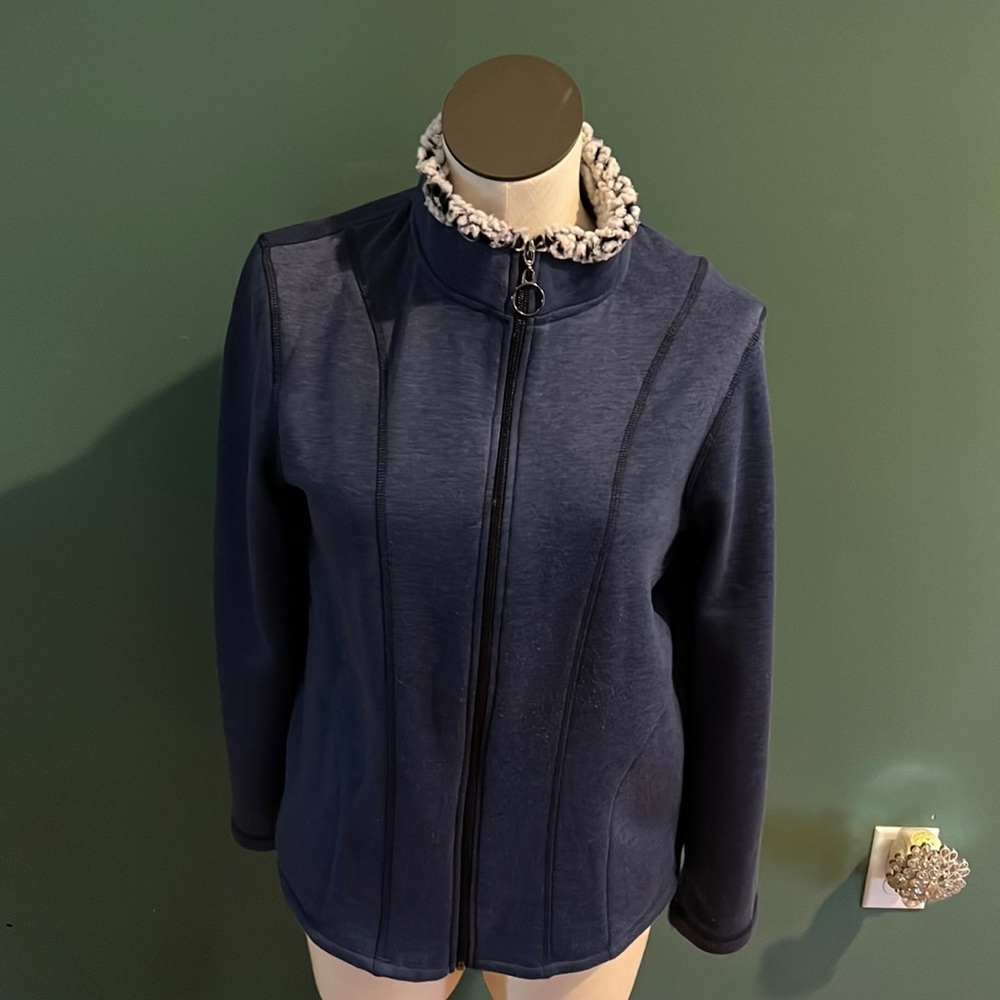 ❄️Womens Cuddl Duds zip up jacket.‎ Size Medium